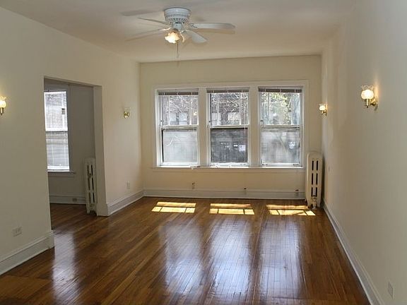 3rd image of 1364 W Estes Ave APT 1S