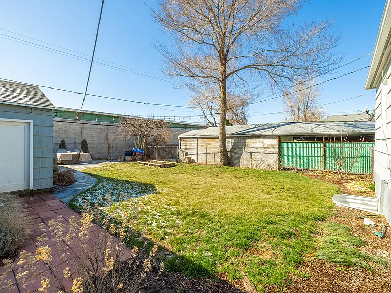 356 E Utopia Ave S — Photo 38