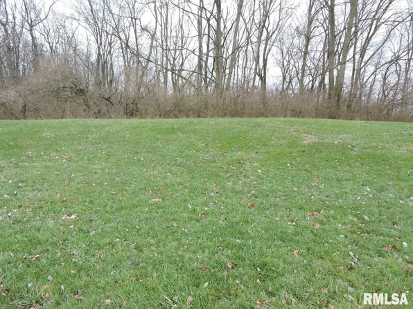 12 Ashwood Ln, Pekin, IL 61554