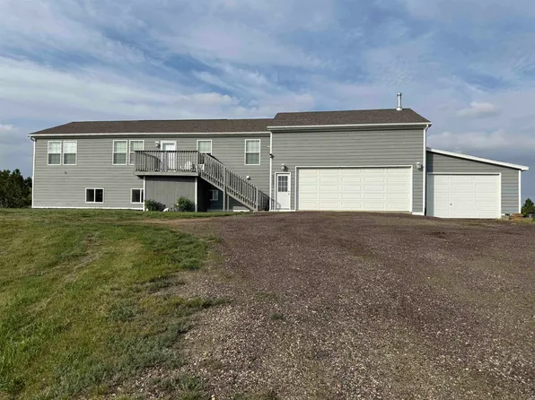 8651 111th St SE, Minot, ND 58701