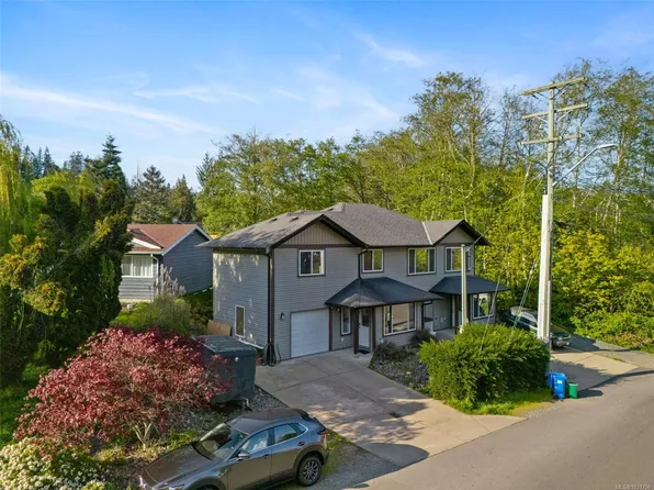 6896 Beaton Rd, Sooke, BC V9Z 0M3