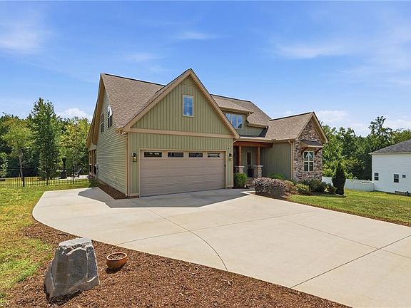 2nd image of 8829 Belews Ridge Rd