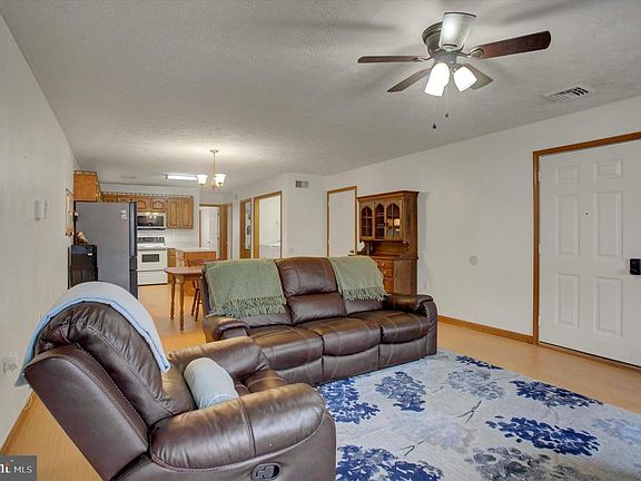 3rd image of 714 Marden Ave N