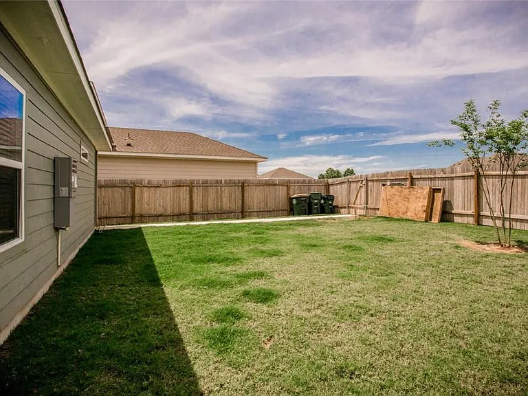 242 Mossycup Dr — Photo 32