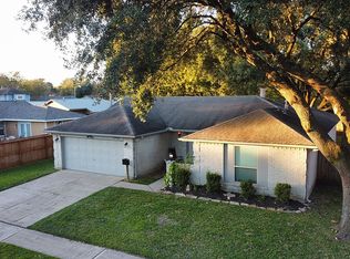 2915 Norwich St, Pearland, TX 77584