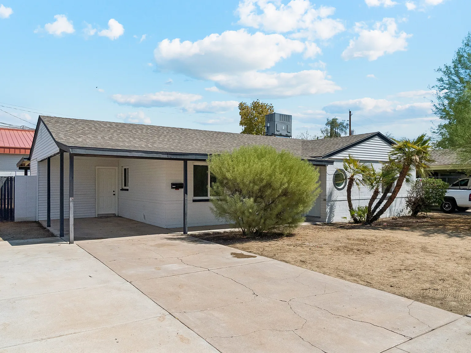 3 bed, 1196 sqft, $2,600 — Photo 2