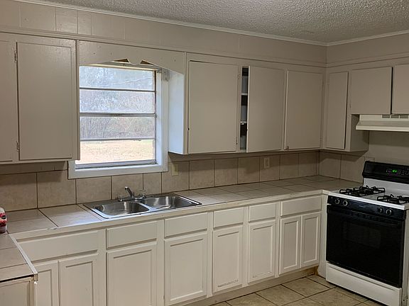 2nd image of 20 Charmingdale Dr