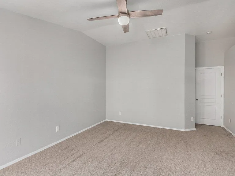10012 W Wood St — Photo 14