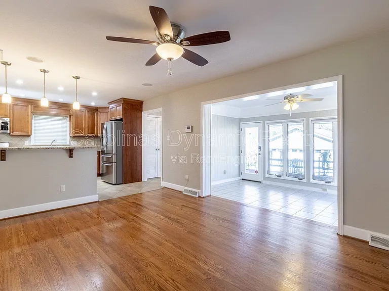 6618 Castlegate Dr — Photo 29
