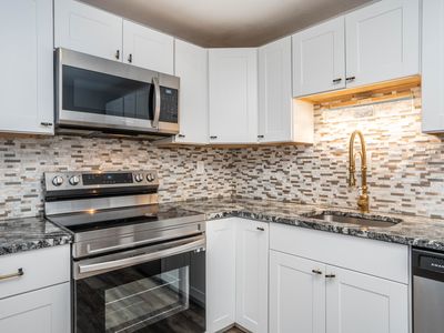 104 Oakwood Avenue APT T3, West Hartford, CT, 06119