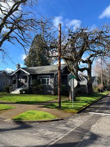 305 23rd St SE, Salem, OR, 97301