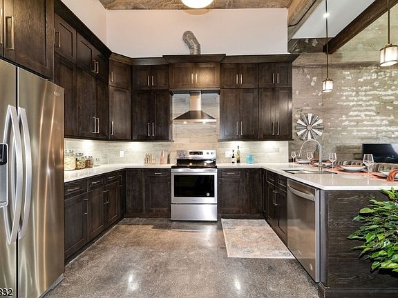 4th image of 225-239 McWhorter St #407