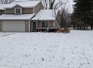 11967 Seven Pine Dr, Holland, MI 49424