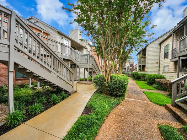 2829 Timmons Ln APT 201, Houston, TX 77027