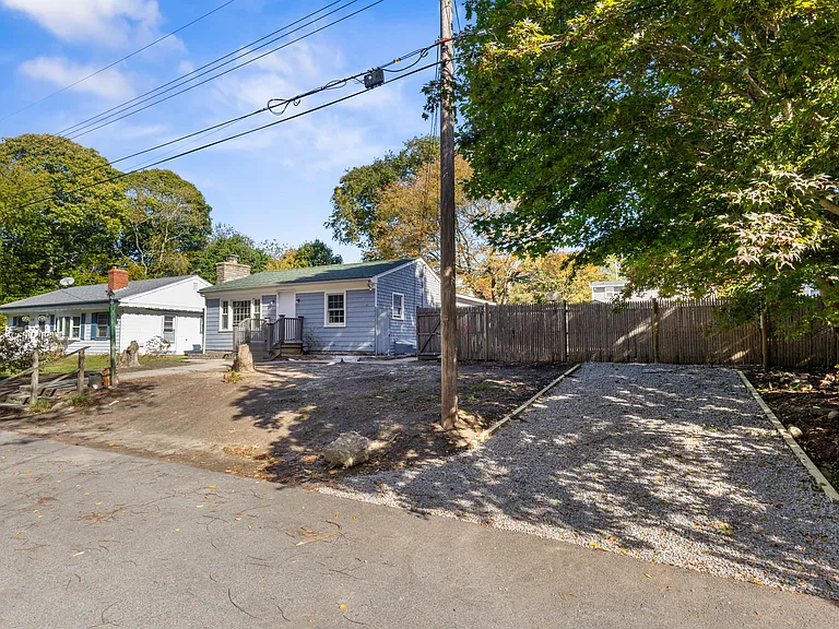 400 Schooner Ave — Photo 3