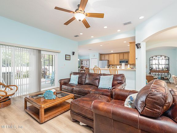 3rd image of 3235 WANDERING OAKS Drive
