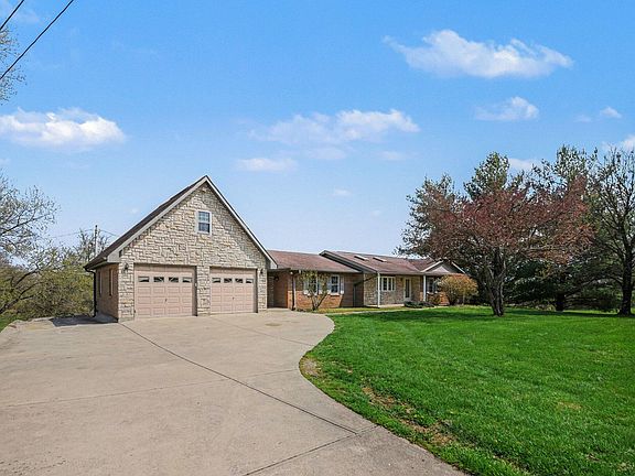 3rd image of 4294 Idlewild Rd