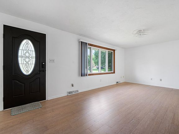 4th image of 1309 Park Circle Dr
