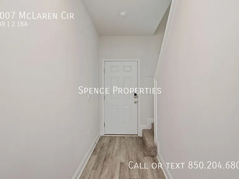 1007 McLaren Cir — Photo 3