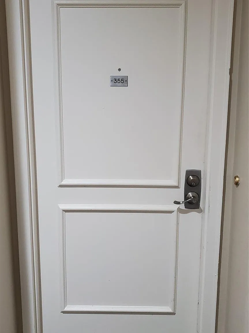 1 bed, 1.0 bath, 860 sqft, $1,240 — Photo 3