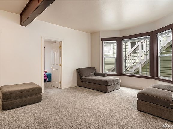 4th image of 2318 Hoyt Ave