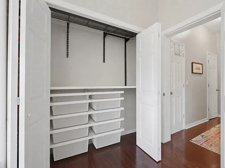 935 Summit Ave #2 — Photo 12