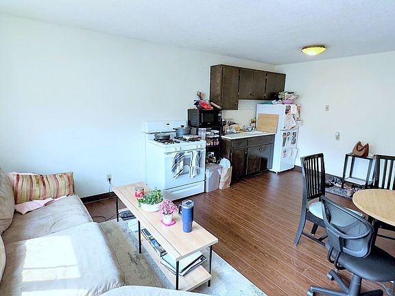 4th image of 615 Ontario St SE #6