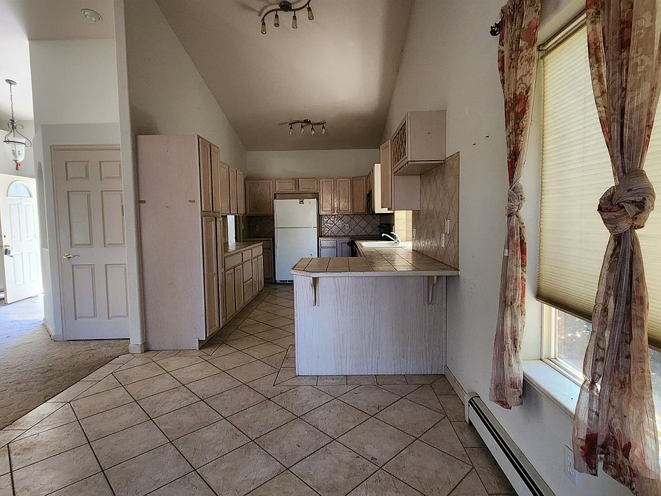 2nd image of 87 Juniper Ln