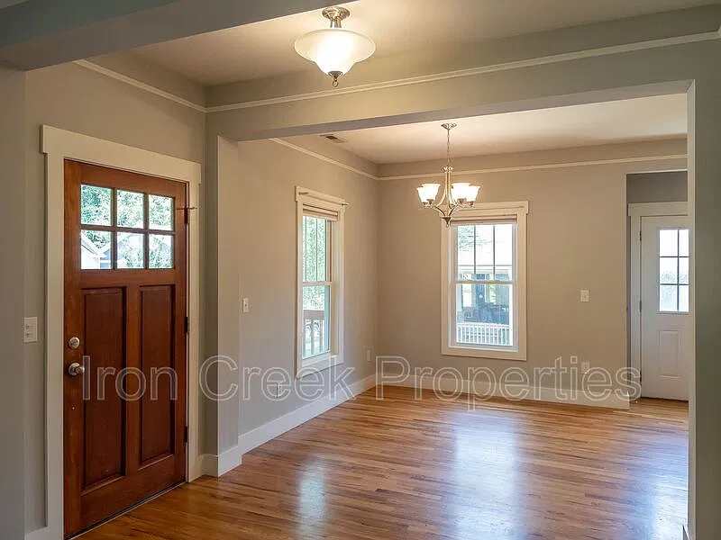 3 bed, 2.0 bath, 1335 sqft, $2,495 — Photo 3