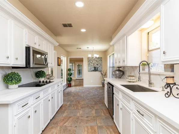 15307 Forest Trails Dr, Houston, TX 77095