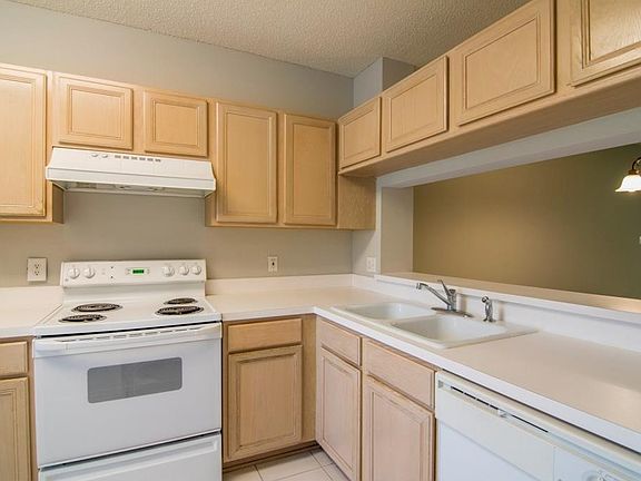 4th image of 12338 Berkeley Square Dr