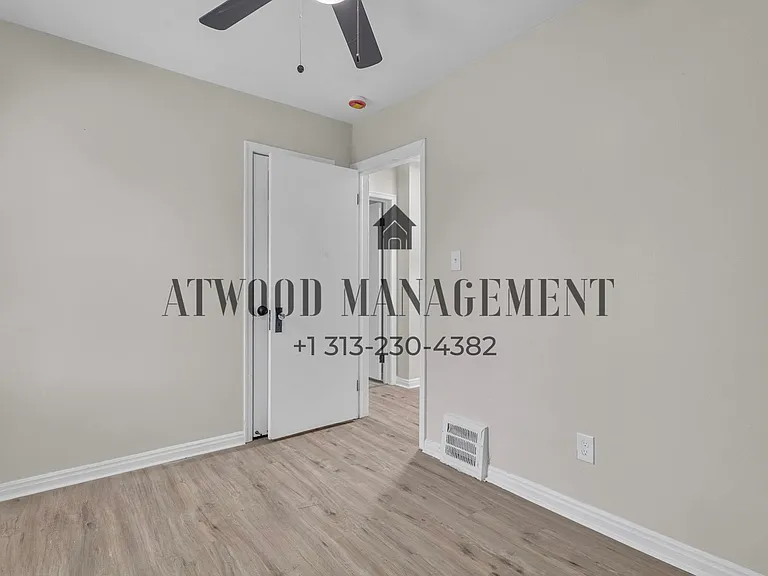 15909 Maddelein St — Photo 8