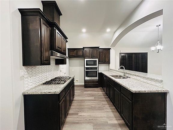 2nd image of 407 S Castillos Y Diamantes St