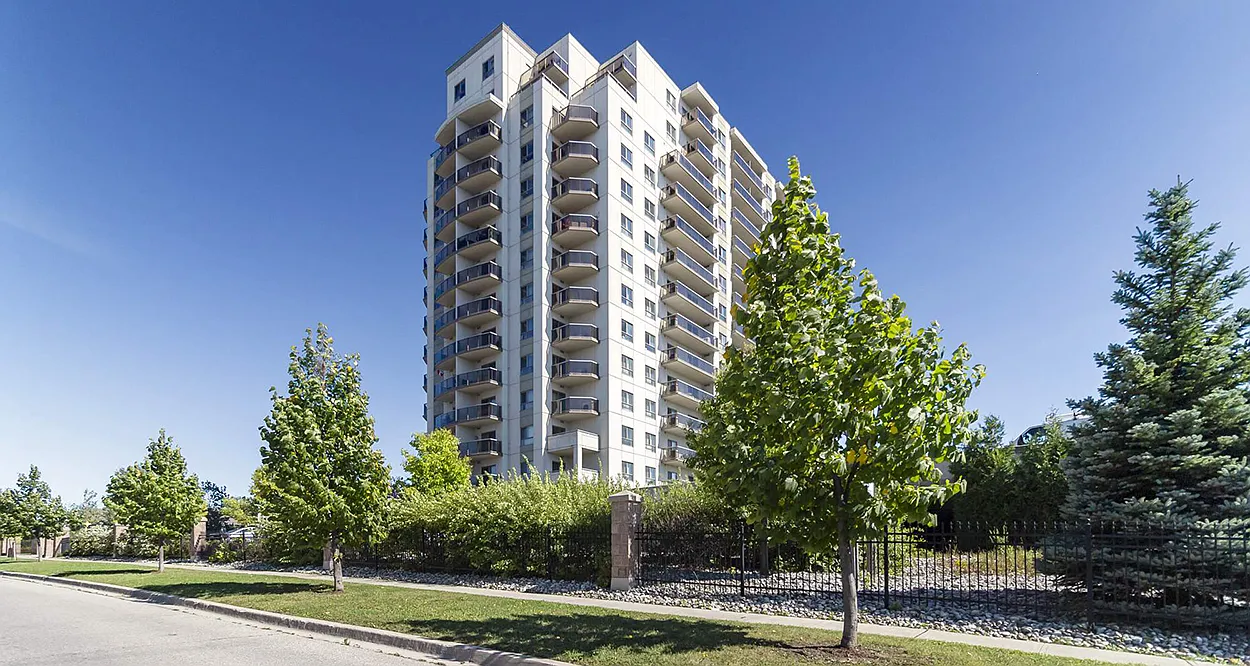 15 Lena Crescent — Photo 3
