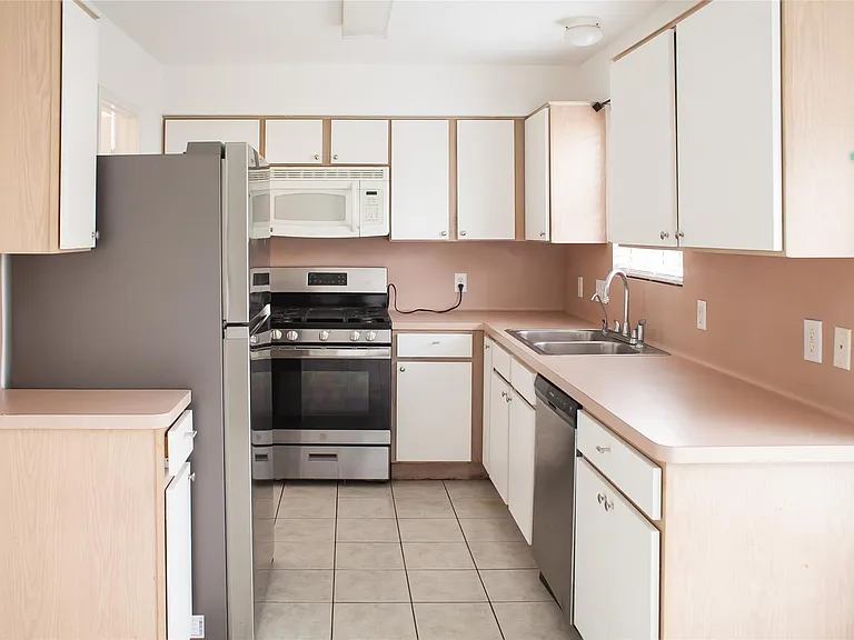 8910 Sage Place Dr — Photo 9