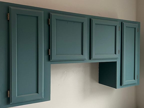 Vibrant kitchen cabinets