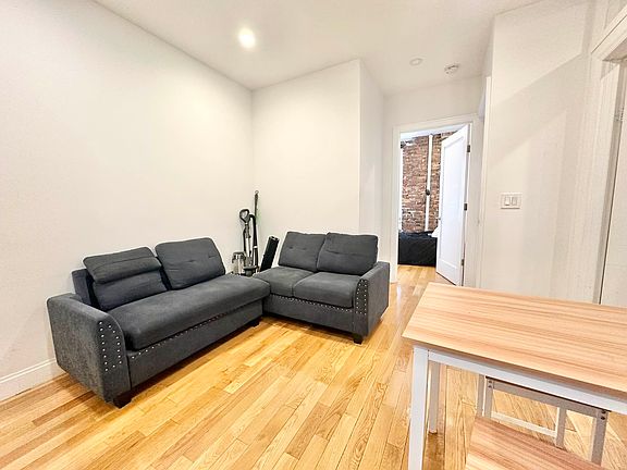5th image of 443 E 88th St #27