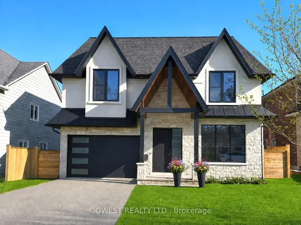 402 Niar Ave, Mississauga, ON L5G 1W3