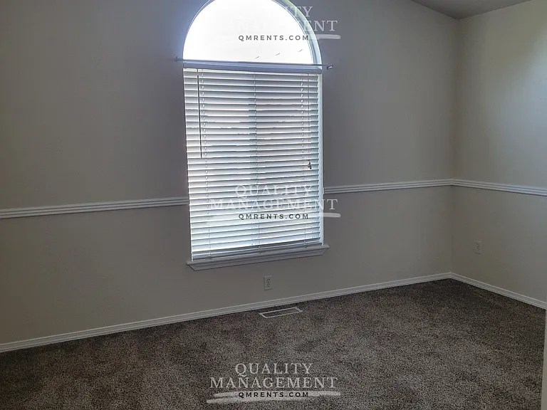 2104 E Olympic Ave — Photo 11
