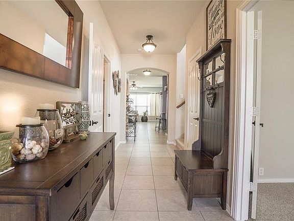 4th image of 1311 Catherine Ln