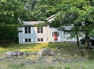 3279 Stonehenge Dr, East Stroudsburg, PA