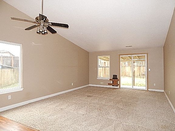 3rd image of 13504 NE 88th Cir