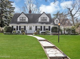 6 Terrace Dr, Port Washington, NY 11050