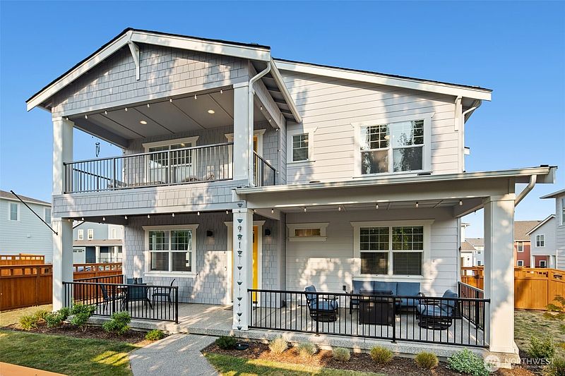 3rd image of 9812 6th Avenue SW