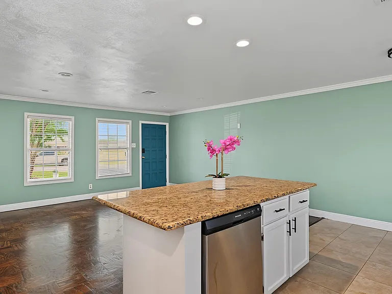 5202 Nina Lee Ln — Photo 9