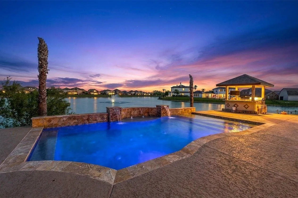 4 bed, 3.5 bath, 4500 sqft, $6,100 — Photo 2