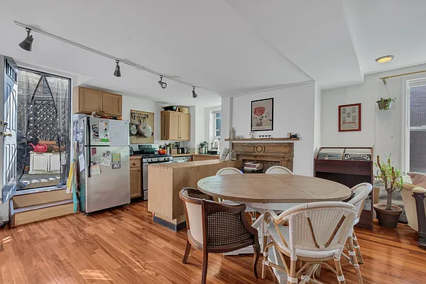 Sold by Compass | media 11