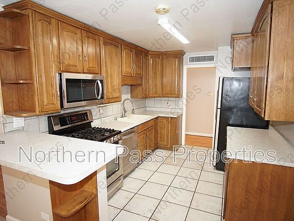 5th image of 9832 Heather Ave