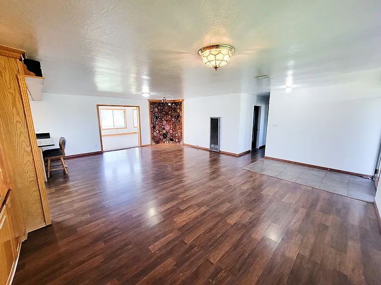 25 W Maverick Ln — Photo 10