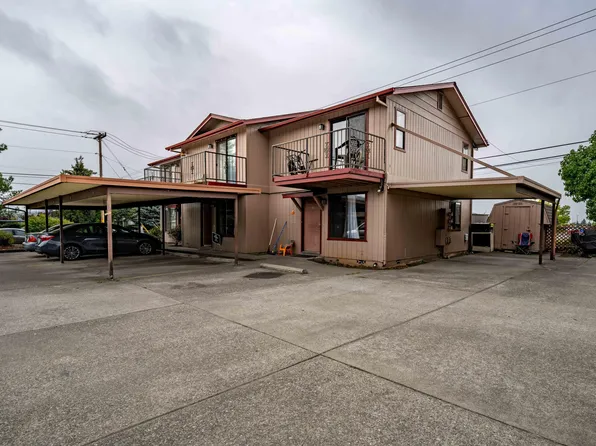 1702 NE Fairview Ave, Grants Pass, OR 97526